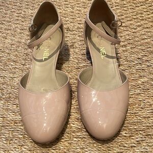 Chanel patent beige shoes